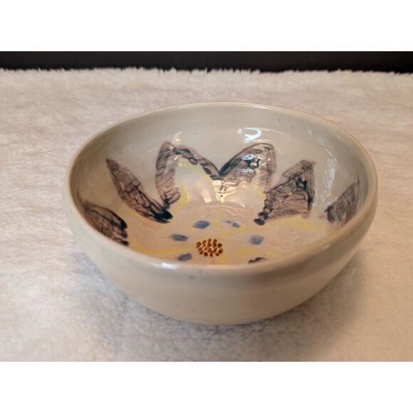 Handcrafted Studio Pottery Ceramic Bowl With Floral Design 5.5" Dia. Signed JW - Picture 2 of 8